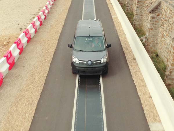Renault Demonstrates Wireless Electric Vehicle Charging On The Move