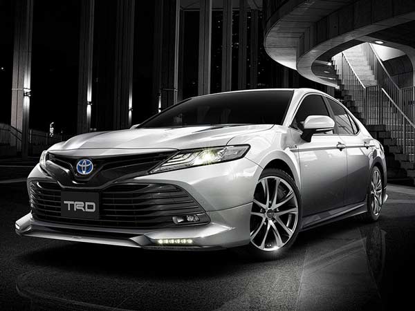 2018 Toyota Camry Revealed — Gets Two New Variants