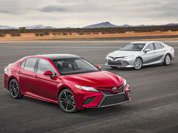 2018 Toyota Camry Revealed — Gets Two New Variants