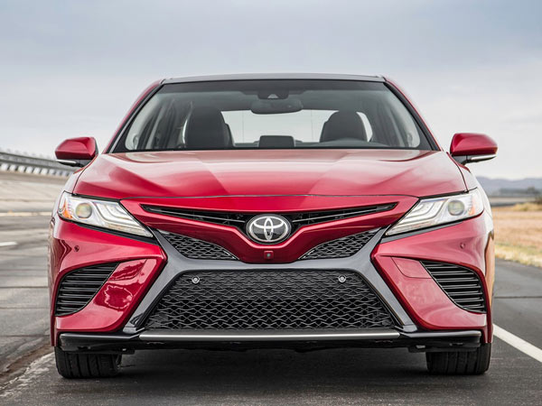 2018 Toyota Camry Revealed — Gets Two New Variants