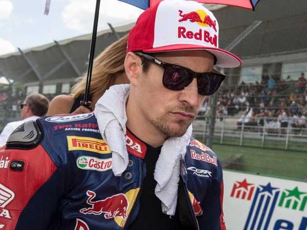 Nicky Hayden Passes Away After Cycling Accident