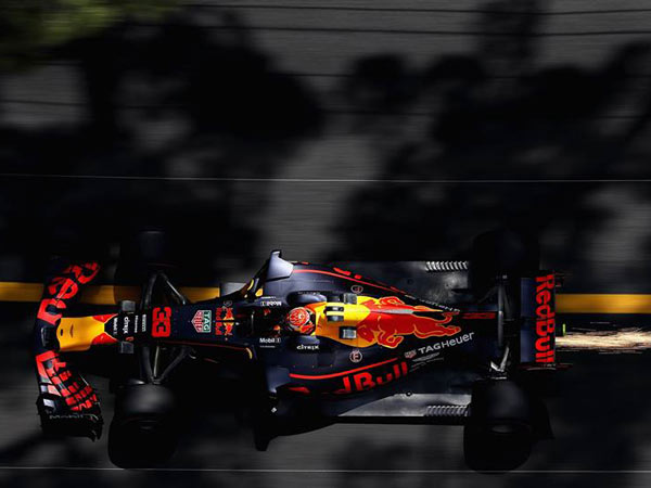 Red Bull Formula One Team Adds T-Wing To 2017 Car