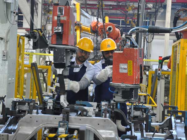 Tata Motors Gives Pink Slips To 1,500 Managerial Jobs