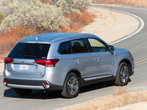 2017 Mitsubishi Outlander India Launch Details Revealed