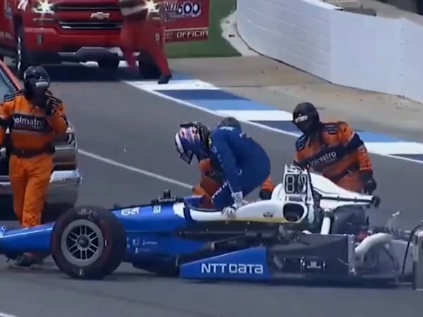 Indy 500 Accident Video; Car Splits Into Half