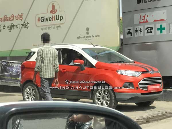 Spy Pics: Ford EcoSport Dual-Tone Variant Spotted Testing