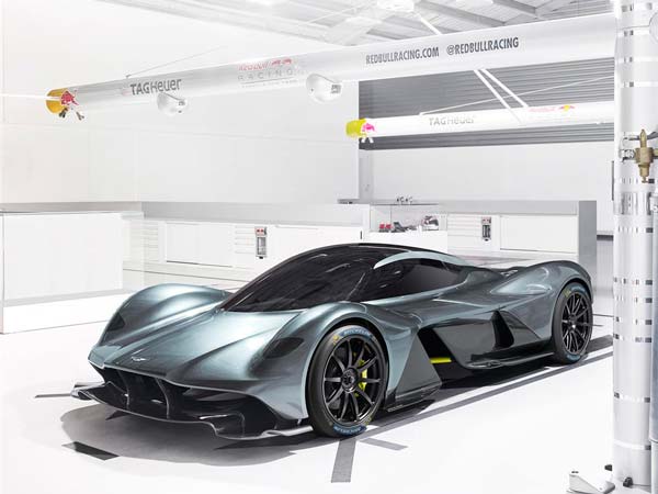 Aston Martin To Build Mid-Engined Sports Car To Compete With Ferrari 488