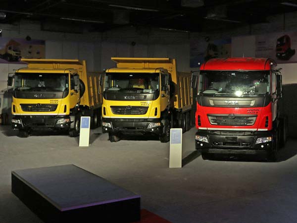 Tata Motors CV Business Head Ravindra Pisharody Resigns