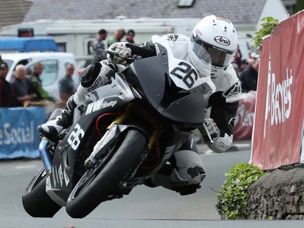 2017 Isle Of Man TT Claims Third Life — Irish Racer Alan Bonner This Time