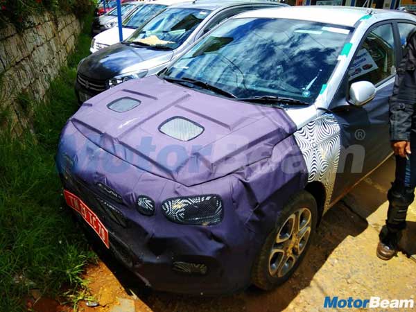 Spy Pics: Hyundai Elite i20 Facelift Spotted