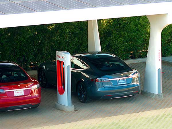 Tesla To Take Superchargers Off Electricity Grid; To Use Solar And Battery