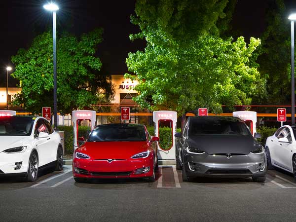 Tesla To Take Superchargers Off Electricity Grid; To Use Solar And Battery