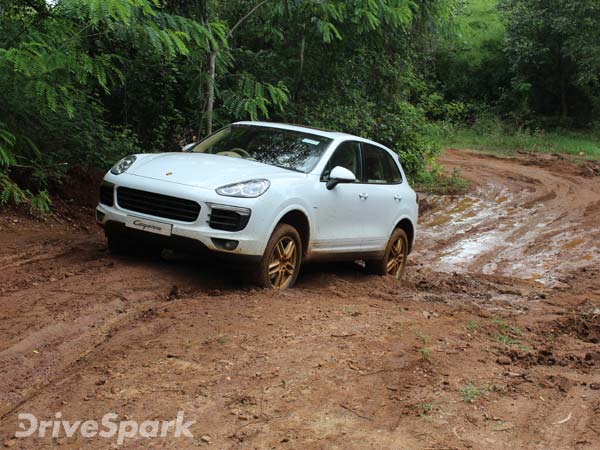 Porsche Cayenne & Macan Off-Road Capabilities Explored