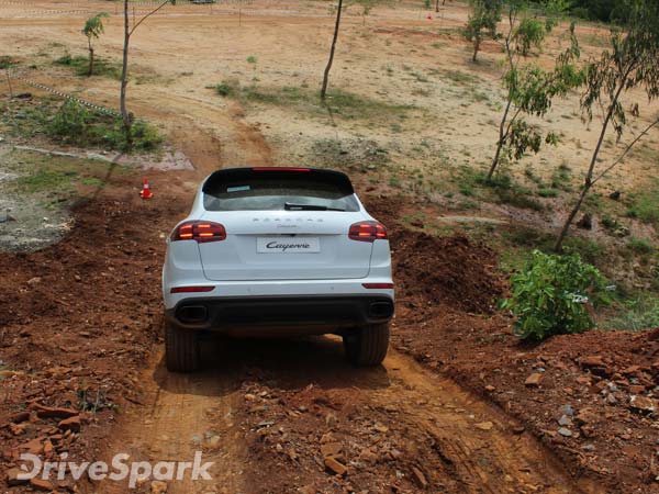 Porsche Cayenne & Macan Off-Road Capabilities Explored