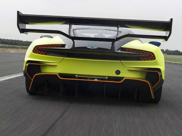 aston martin vulcan amr pro 