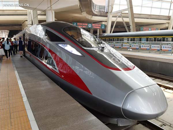 China Debuts Its Fastest Bullet Train ‘Fuxing’ China Debuts Its Fastest Bullet Train ‘Fuxing’