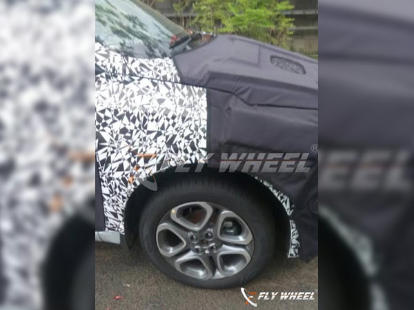 Spy Pics: Hyundai Elite i20 Facelift Spotted Testing