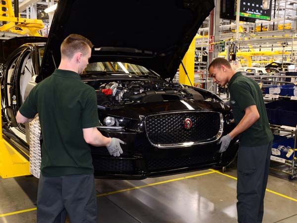 Jaguar Land Rover To Recruit 5000 Employees