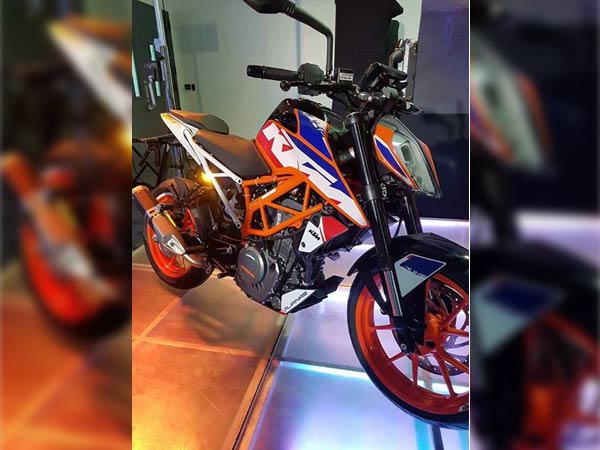 KTM Launches 2017 Duke 390 Special Edition In Philippines