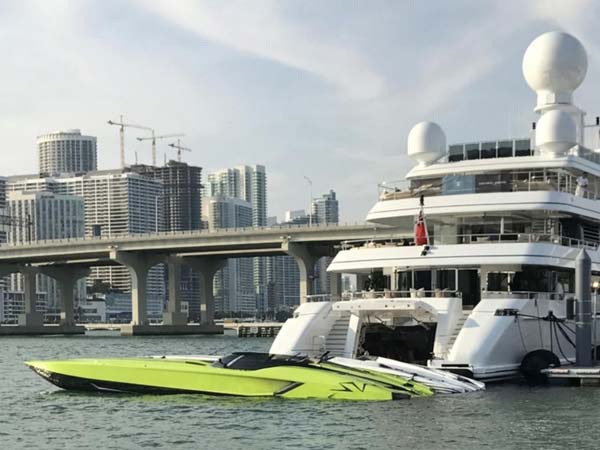 lamborghini aventador speedboat