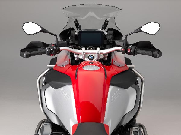 BMW Motorrad Introduces Optional Instrument Cluster With New Features