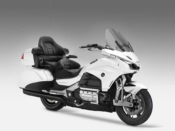 Exclusive: Launch Dates Of 2018 Honda CBR 1000RR Fireblade and Honda Goldwing Revealed | Specifications and Details