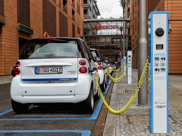 France bans petrol diesel cars 2040