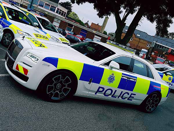 rolls-royce-displays-police-car-in-uk-for-sussex-police rolls-royce-displays-police-car-in-uk-for-sussex-police