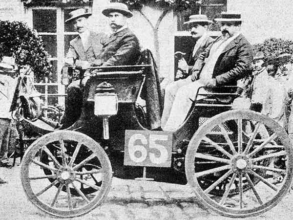 World’s First Car Race World’s First Car Race