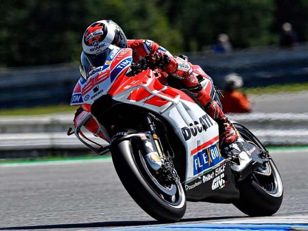 MotoGP: Andrea Dovizioso Wins Austrian Grand Prix