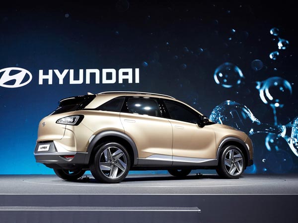 Hyundai Unveils Next-Gen Fuel Cell Electric SUV