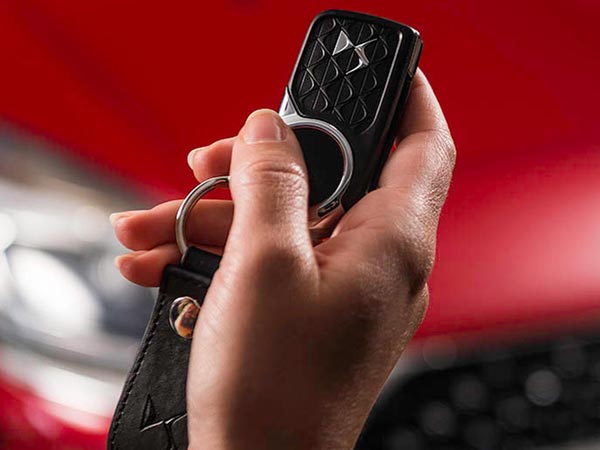 DS Introduces Contactless Payment Car Key DS Introduces Contactless Payment Car Key
