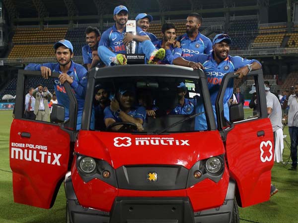 Dhoni Drives The Entire Indian Cricket Team In The Polaris Multix