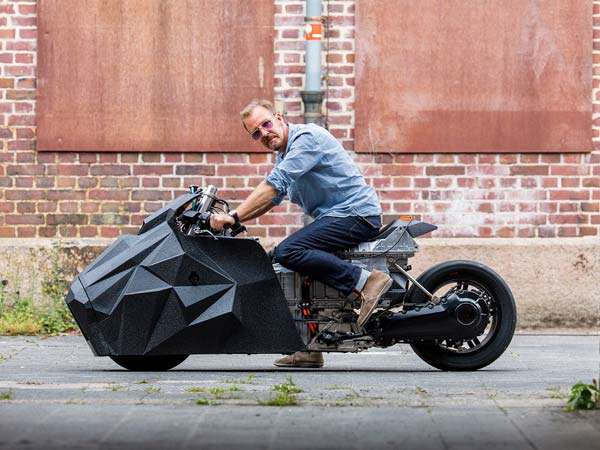 Custom Krautmotors E-LisaBad Is The Batpod Of The Future 