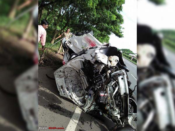 Driver Escapes Unhurt From Crashed Fiat Punto Abarth 