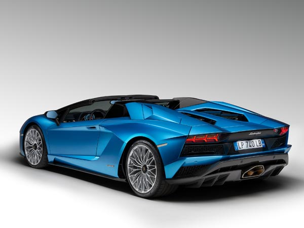 Lamborghini Aventador S Roadster Revealed