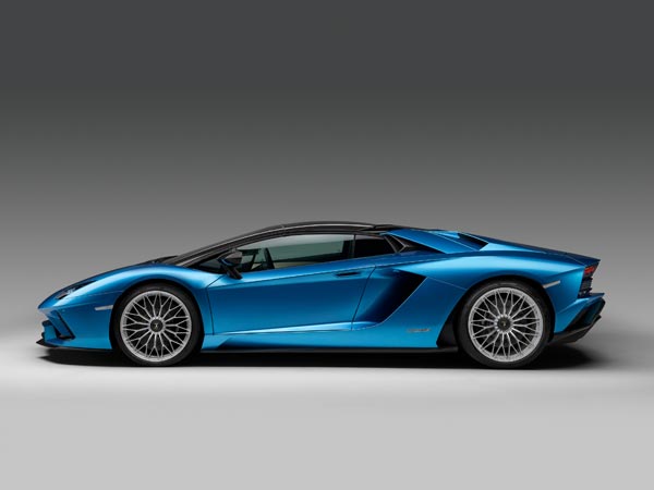 Lamborghini Aventador S Roadster Revealed