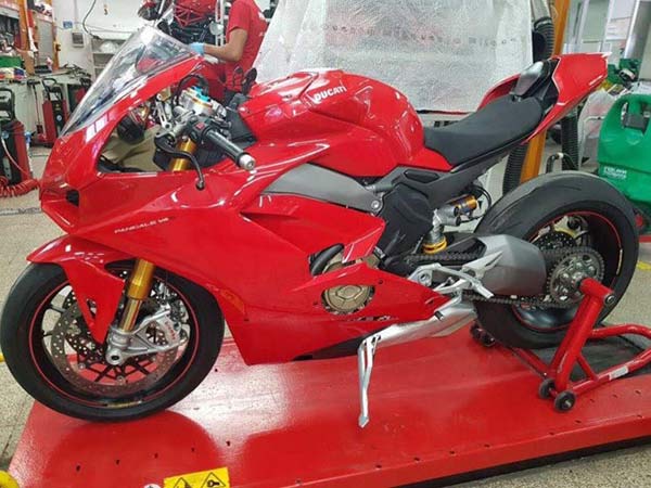 Ducati Panigale V4 Revealed In More Images
