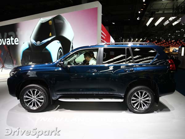 2017 Frankfurt Motor Show: Toyota Land Cruiser Prado Facelift Revealed