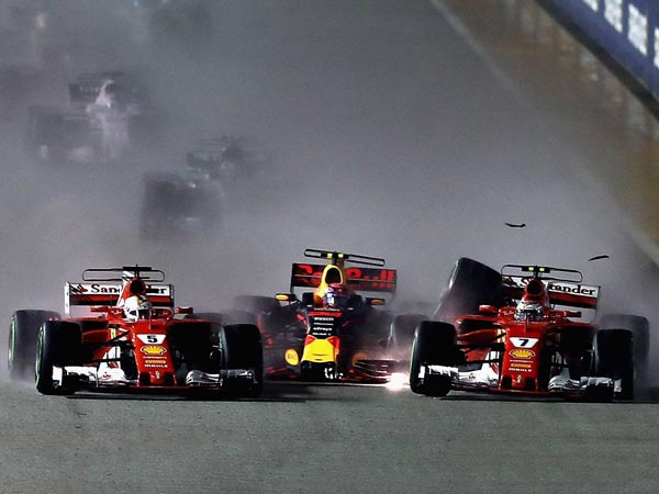 Formula One: Lewis Hamilton Wins Dramatic Singapore GP