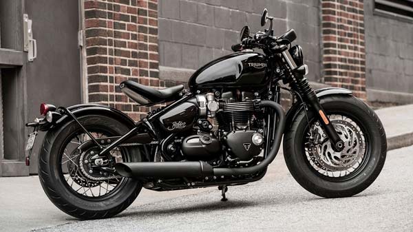 Triumph Unveils New Bonneville Bobber Black