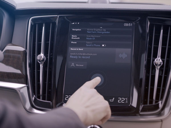 Hands-Free Talking Is A Traffic Offence In India Hands-Free Talking Is A Traffic Offence In India