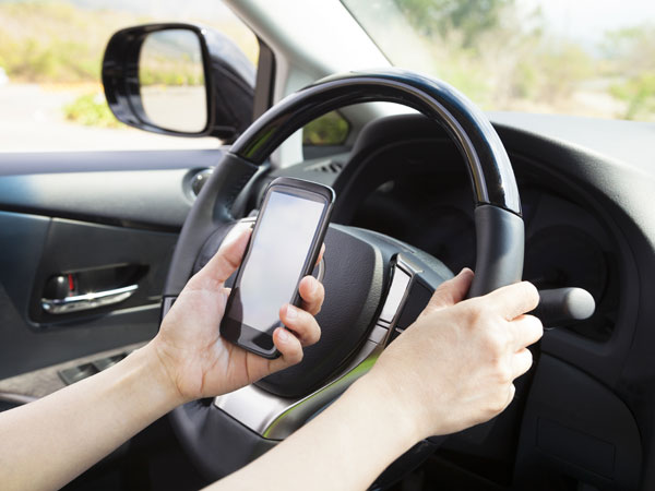 Hands-Free Talking Is A Traffic Offence In India Hands-Free Talking Is A Traffic Offence In India