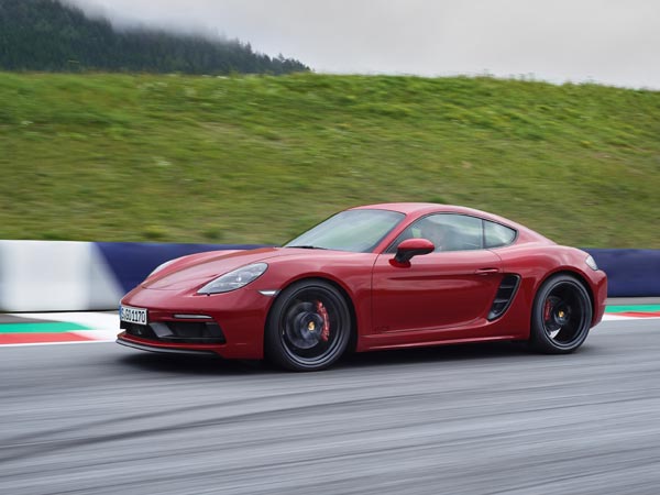 Porsche 718 Cayman GTS & 718 Boxster GTS Revealed 
