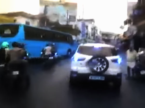 Ford EcoSport Driver Blocks Ambulance Carrying Newborn Baby