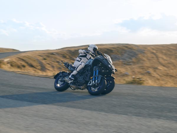 2017 Tokyo Motor Show: Yamaha Reveals Niken Leaning Three-Wheeler