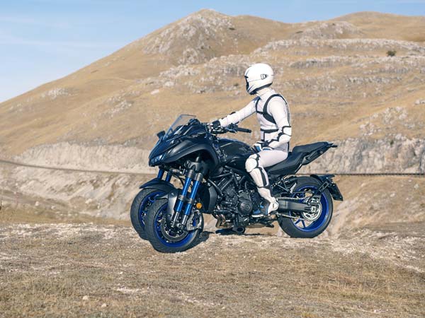 2017 Tokyo Motor Show: Yamaha Reveals Niken Leaning Three-Wheeler