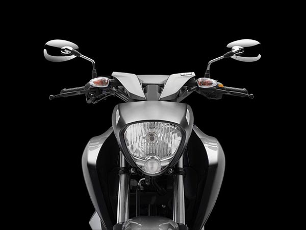 Suzuki Intruder 150 Vs Bajaj Avenger 220 Cruise Comparison