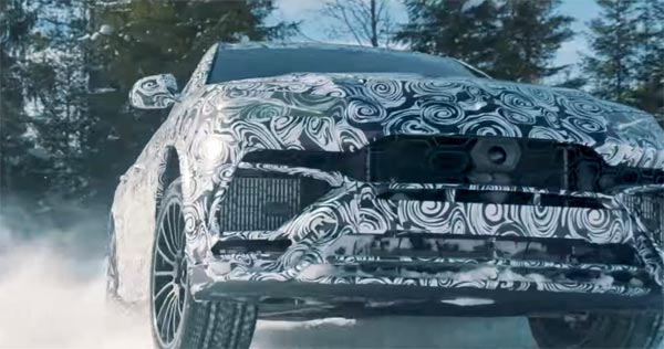 Bullish Lamborghini Urus Teases Snow Drifting Skills