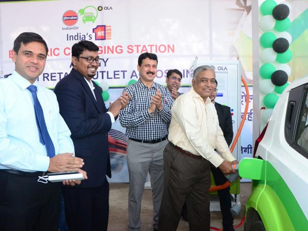 India’s First Electric Vehicle Charging Station Launched By Indian Oil Corporation